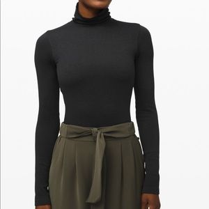 Lululemon Yin Vibes Turtleneck